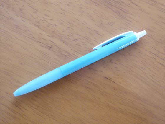 青いボールペン