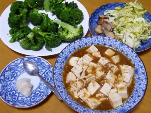 残りの肉なし麻婆豆腐、キャベツの甘酢漬け、菊芋の甘酢漬け、蒸しブロッコリー（減塩塩麹）