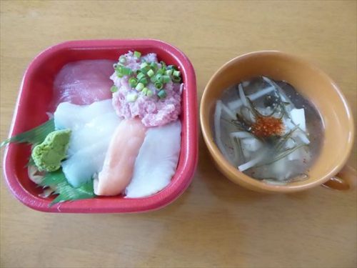 海鮮丼・味噌汁（大根）