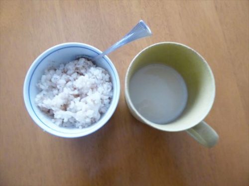 5分づき米（梅ふりかけ・すりごま）、酒粕甘酒の豆乳割り