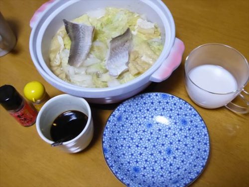 水炊き（大根・白菜・鱈・油揚げ・木綿豆腐・手作りポン酢）、酒粕甘酒