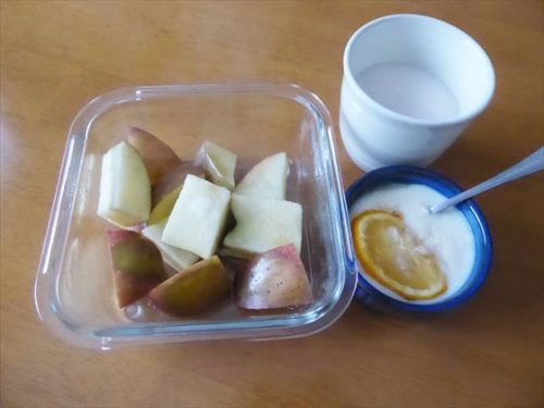 レンチンりんご、手作り豆乳ヨーグルト（柚子はちみつ漬け）、酒粕甘酒