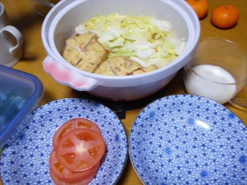 白だし鍋（がんも・大根・人参・白菜）、トマト、酒粕甘酒