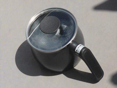 ベランダに置いて温まってきたポット